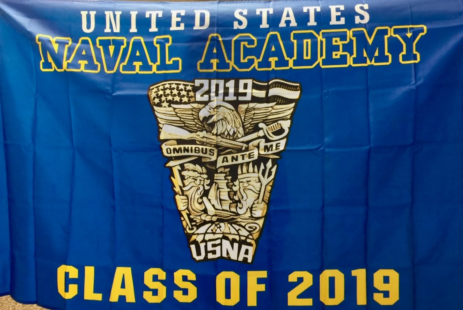 Class of 2019 Crest Flag